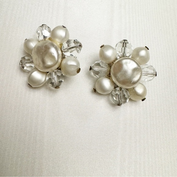 Vintage Richelieu Faux Pearl & Clear Crystal Clip On Earrings Silver Tone - Picture 3 of 11